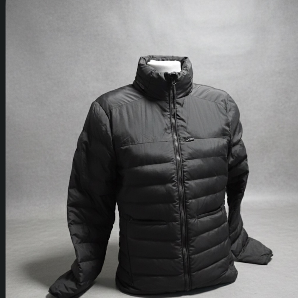 Figs On-Shift Packable Puffer Jacket Technical Performance Outerwear in Black M - Picture 2 of 16